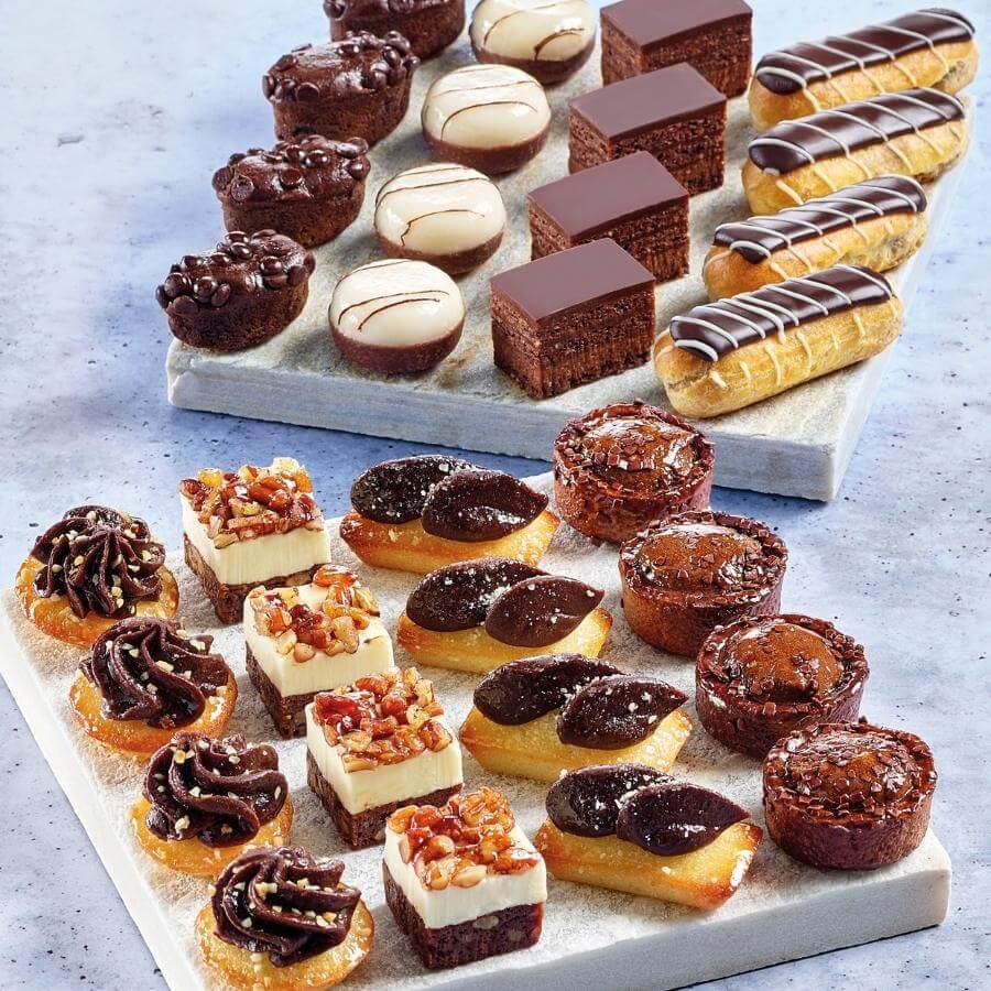 PFBW48 Plateau De 48 Petits Fours Noir Et Blanc